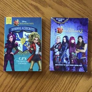 2 Disney DESCENDANTS books